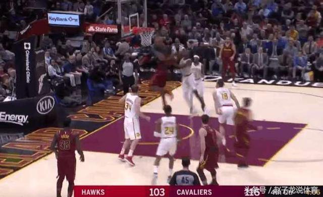  老鹰逆袭击败雄鹿挺进季后赛  