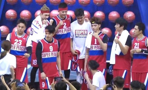  法甲全明星慈善赛，传奇球星重聚球场  